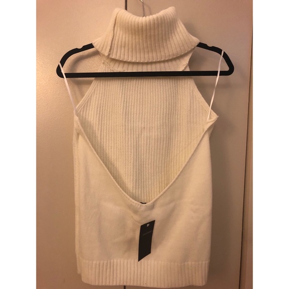 Sleeveless Turtleneck Sweater - Picture 2 of 5